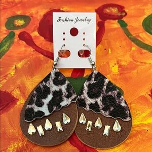 Fashion Jewelry Brown and Black Leopard Earrings